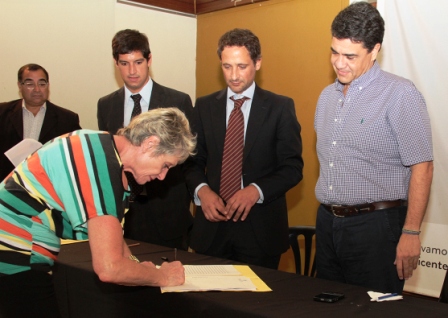En Vicente López se entregaron escrituras de manera gratuita a familias del Partido