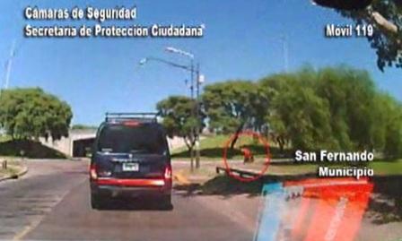 Detienen a dos sujetos que circulaban en una moto robada en San Fernando