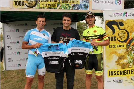 Walter Pérez y el campeón nacional, Sebastián Donadío, junto a quienes Macri, presentó el Gran Fondo de Buenos Aires Walter Pérez y el campeón nacional, Sebastián Donadío, junto a quienes Macri, presentó el Gran Fondo de Buenos Aires