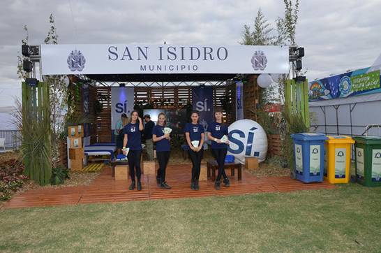 San Isidro se presentó en Lollapalooza con un mensaje de sustentabilidad