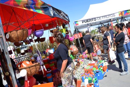 El Puerto de Frutos continúa con éxito su recorrido itinerante fuera de Tigre El Puerto de Frutos continúa con éxito su recorrido itinerante fuera de Tigre