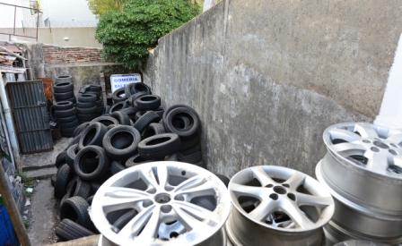 Desbarataron una banda de roba ruedas en San Fernando, 2.000 neumáticos secuestrados