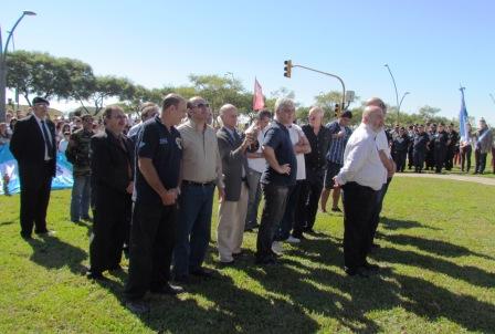 Vicente López distinguió a los héroes de Malvinas e inauguró un monumento Vicente López distinguió a los héroes de Malvinas e inauguró un monumento