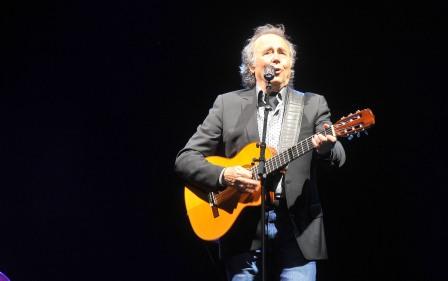 Serrat cerró Semana Santa con un show gratuito en Tigre Serrat cerró Semana Santa con un show gratuito en Tigre