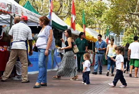 El Intendente Luis Andreotti recorrió la “Expo Colectividades 2015”