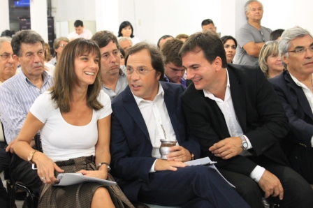Malena Galmarini y Darío Guistozzi participaron de la Mesa de Educación de la Provincia de Buenos Aires Malena Galmarini y Darío Guistozzi participaron de la Mesa de Educación de la Provincia de Buenos Aires