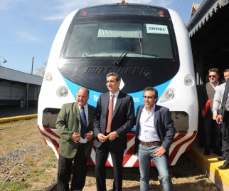 Randazzo presentó el nuevo tren que circulará entre Capilla del Señor y Victoria