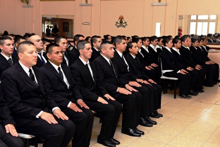 Más de 200 cadetes, hombres y mujeres, iniciaron el período de adaptación de la carrera de Oficial Auxiliar en Prevención en el Municipio de San Fernando.