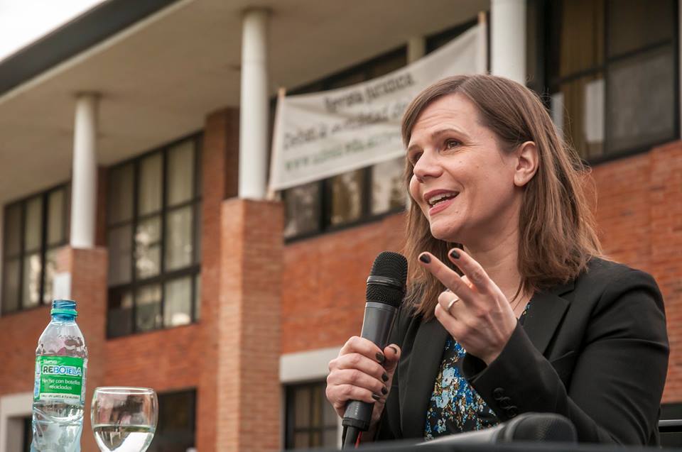 La guionista de House of Cards, Laura Eason brindó una charla en la Universidad de San Andrés () La guionista de House of Cards, Laura Eason brindó una charla en la Universidad de San Andrés ()