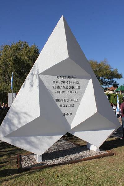 En San Isidro celebraron el 190 aniversario de la epopeya de los 33 Orientales En San Isidro celebraron el 190 aniversario de la epopeya de los 33 Orientales