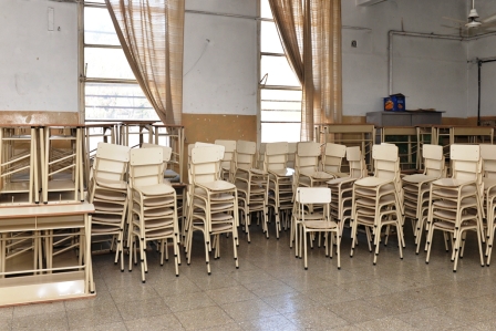 San Fernando entregó nuevo mobiliario a la Primaria N°21 y Secundaria N°10 