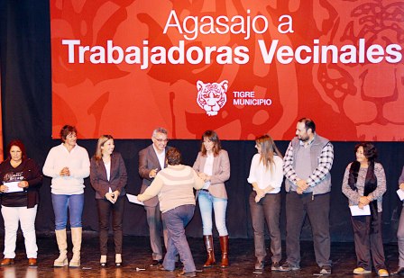 Agasajo a las trabajadoras vecinales de Tigre en el Teatro Niní Marshall Agasajo a las trabajadoras vecinales de Tigre en el Teatro Niní Marshall