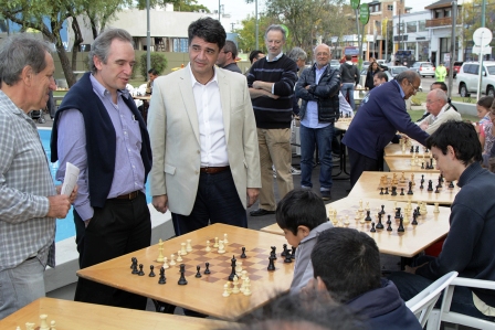 Jorge Macri reinauguró la plaza Vienni de Villa Martelli