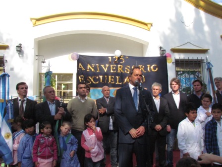 Daniel Scioli participó del 25 aniversario de la Escuela 10 de Villa La Ñata
Daniel Scioli participó del 25 aniversario de la Escuela 10 de Villa La Ñata