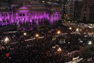 Repudio generalizado a la violencia contra las mujeres en la marcha #niunamenos Repudio generalizado a la violencia contra las mujeres en la marcha #niunamenos