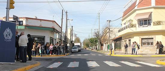 Posse inauguró la repavimentación de Bernardo de Irigoyen en Boulogne Posse inauguró la repavimentación de Bernardo de Irigoyen en Boulogne