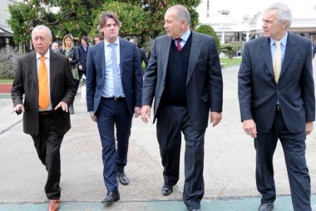 Osvaldo Cornide (Presidente de CAME), Nicolás Scioli (Presidente de ALA y director del Mercado de Valores de Buenos Aires), Daniel Martínez (Rector de la UNLAM), y Claudio Pérès Moore (Presidente del MERVAL). Osvaldo Cornide (Presidente de CAME), Nicolás Scioli (Presidente de ALA y director del Mercado de Valores de Buenos Aires), Daniel Martínez (Rector de la UNLAM), y Claudio Pérès Moore (Presidente del MERVAL).