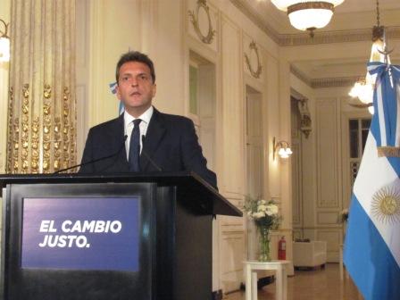 Sergio Massa: “Scioli y Macri hablan generalidades para zafar sin dar explicaciones”