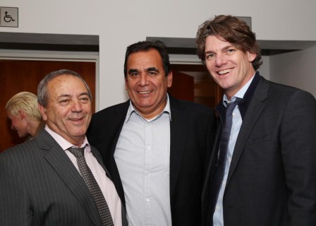 Roberto Passo junto a Nicolás Scioli y José Molina en el lanzamiento del “Japonés” García Roberto Passo junto a Nicolás Scioli y José Molina en el lanzamiento del “Japonés” García