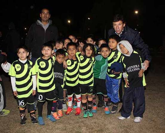 Más de 500 chicos, en un encuentro de fútbol y hockey en San Isidro Más de 500 chicos, en un encuentro de fútbol y hockey en San Isidro