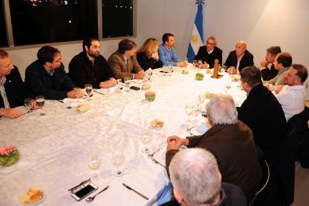 Tigre fortalece su vínculo con el Rotary Club de Nuevo Delta Tigre fortalece su vínculo con el Rotary Club de Nuevo Delta