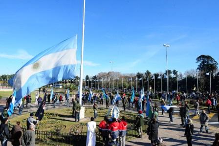 Emotivo desfile de los Veteranos de Malvinas en Tigre Emotivo desfile de los Veteranos de Malvinas en Tigre