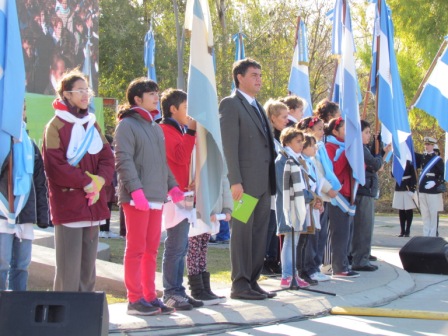 Prometieron la bandera 1.500 alumnos de Vicente López el Paseo de la Costa Gral. Manuel Belgrano Prometieron la bandera 1.500 alumnos de Vicente López el Paseo de la Costa Gral. Manuel Belgrano
