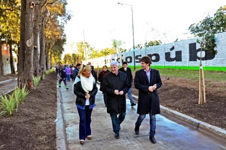 Luis Andreotti presentó el nuevo Boulevard “Los Pinos” y la apertura de la calle Guido Spano Luis Andreotti presentó el nuevo Boulevard “Los Pinos” y la apertura de la calle Guido Spano