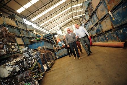 Julio Zamora recorrió una planta de reciclado en Benavídez