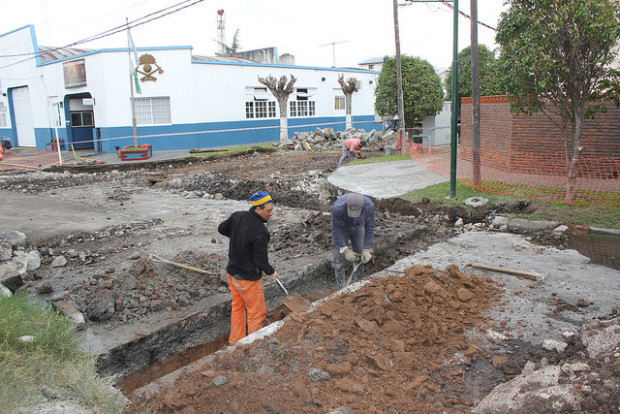 Realizan mejoras hidráulicas y asfálticas en Villa Adelina