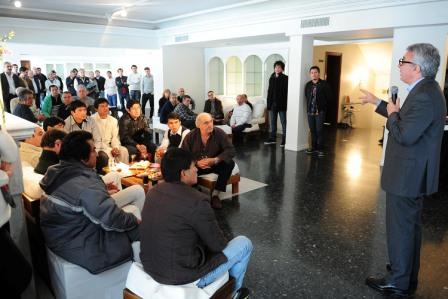 Julio Zamora, participó de una reunión con vecinos, comerciantes y profesionales para charlar sobre diversos temas que comprenden el día a día Julio Zamora, participó de una reunión con vecinos, comerciantes y profesionales para charlar sobre diversos temas que comprenden el día a día