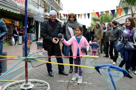 Luis Andreotti inauguró el último tramo de la calle Constitución y lo recorrió en un festival cultural Luis Andreotti inauguró el último tramo de la calle Constitución y lo recorrió en un festival cultural