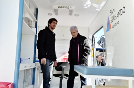 Luis Andreotti presentó nuevas Unidades Móviles de Vacunación y Traslado para San Fernando