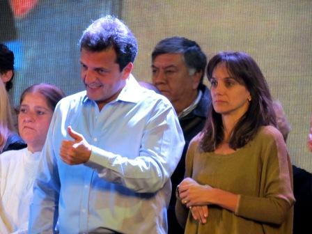 Massa y Zamora presentaron sus propuestas a los vecinos de Tigre Centro - Massa y Malena