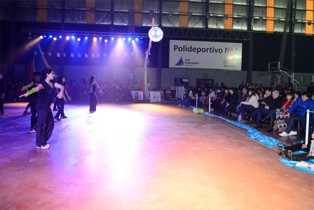 Se realizó una muestra de Gimnasia y Danzas de Adultos en el Polideportivo N°1 de San Fernando