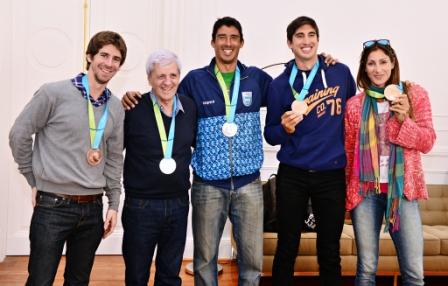 Luis Andreotti recibió a los medallistas sanfernandinos que volvieron de Toronto Luis Andreotti recibió a los medallistas sanfernandinos que volvieron de Toronto