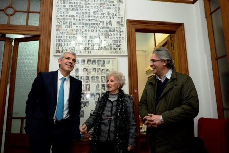 Julián Domínguez compartió  tarde una reunión con Estela de Carlotto en la sede de la Asociación de Abuelas de Plaza de Mayo