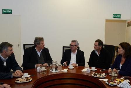 Intendentes de Uruguayos visitaron el Centro de Operaciones Tigre ()