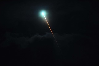 Una luz verde iluminó el cielo en Argentina y Uruguay: estiman que pudo ser un meteorito