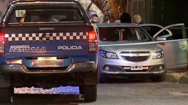 Le robaron el auto a custodio de Servini de Cubría, tras tiroteo en el que murió un asaltante en Vicente López Le robaron el auto a custodio de Servini de Cubría, tras tiroteo en el que murió un asaltante en Vicente López