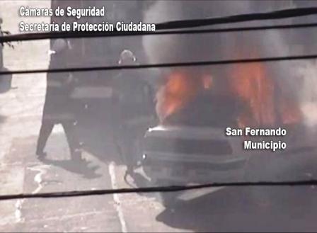 Las Cámaras de Seguridad de San Fernando detectaron el incendio de un auto