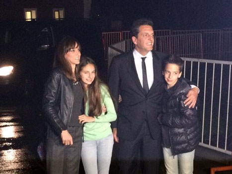 Sergio Massa llegó a su comando de campaña, antes de conocerse los primeros resultados oficiales Sergio Massa llegó a su comando de campaña, antes de conocerse los primeros resultados oficiales