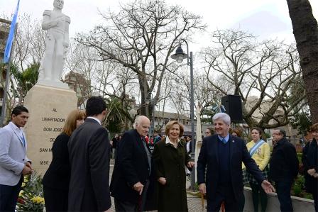 El Municipio de San Fernando llevó adelante el acto en homenaje al padre de la Patria, el General Don José de San Martín, en el 165° Aniversario de su paso a la inmortalidad. El Municipio de San Fernando llevó adelante el acto en homenaje al padre de la Patria, el General Don José de San Martín, en el 165° Aniversario de su paso a la inmortalidad.