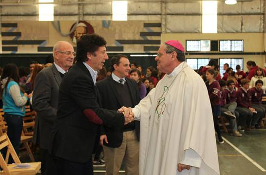 Posse participó de una misa junto a miles de jóvenes en San Isidro Posse participó de una misa junto a miles de jóvenes en San Isidro