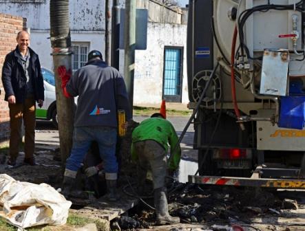 En San Fernando continúa en ejecución el Plan de Obras Hidráulicas Municipales, un conjunto de trabajos para mitigar los efectos de las lluvias, realizados con personal, maquinarias y recursos propios. Una de las tareas más importantes llevadas adelante es la desobstrucción y limpieza de todos los conductos del distrito, En San Fernando continúa en ejecución el Plan de Obras Hidráulicas Municipales, un conjunto de trabajos para mitigar los efectos de las lluvias, realizados con personal, maquinarias y recursos propios. Una de las tareas más importantes llevadas adelante es la desobstrucción y limpieza de todos los conductos del distrito,