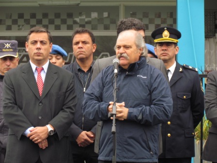 El intendente Jorge Macri junto al actual Ministro de Seguridad de la Provincia de Buenos Aires, Alejandro Granados, realizaron el acto de egreso de la primera camada de oficiales de la Policía Local del partido. El intendente Jorge Macri junto al actual Ministro de Seguridad de la Provincia de Buenos Aires, Alejandro Granados, realizaron el acto de egreso de la primera camada de oficiales de la Policía Local del partido.