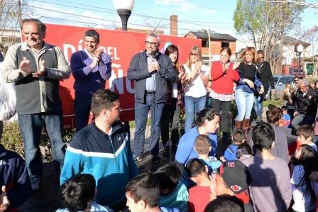 Zamora festejó el Día del Niño en las plazas de Tigre Zamora festejó el Día del Niño en las plazas de Tigre