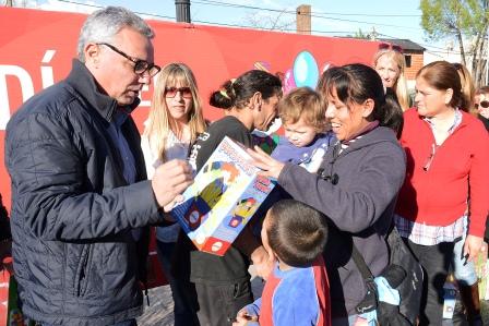 Zamora festejó el Día del Niño en las plazas de Tigre Zamora festejó el Día del Niño en las plazas de Tigre