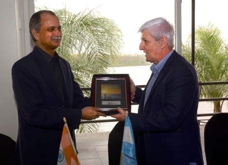 Luis Andreotti recibió al Embajador de la India para iniciar relaciones comerciales