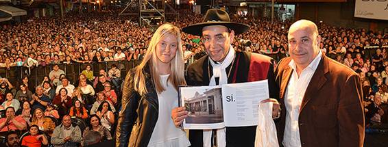 Multitudinario show del Chaqueño Palavecino en el anivesario de Boulogne